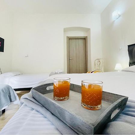 Porta Palazzo 15 Min - Suite Con Netflix & Wi-Fi Turin Bagian luar foto