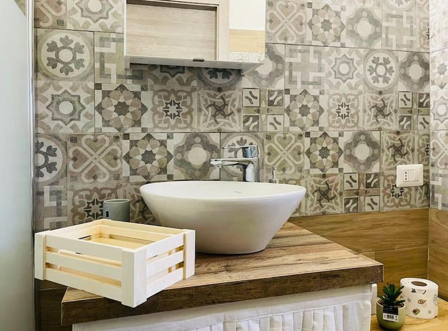 Porta Palazzo 15 Min - Suite Con Netflix & Wi-Fi Turin Bagian luar foto