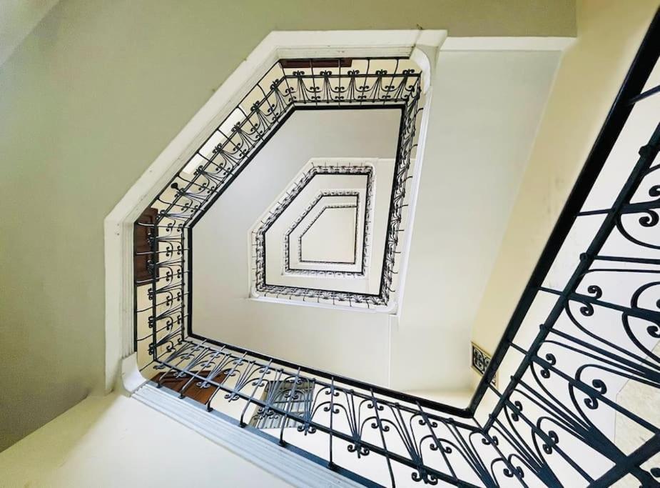 Porta Palazzo 15 Min - Suite Con Netflix & Wi-Fi Turin Bagian luar foto